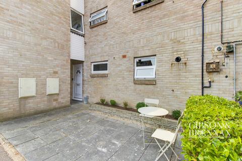 1 bedroom maisonette for sale, Widgeons, Basildon, SS13