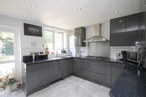 6 bedroom semi-detached house for sale, Langdale Gardens, Perivale