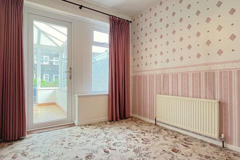 19 Markfield Crescent, Low Moor, Bradford, BD12 0UJ