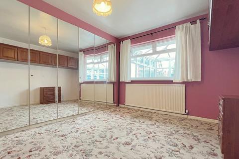 19 Markfield Crescent, Low Moor, Bradford, BD12 0UJ