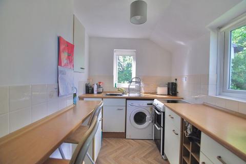 Studio for sale, Hunting Gate Drive, Chessington