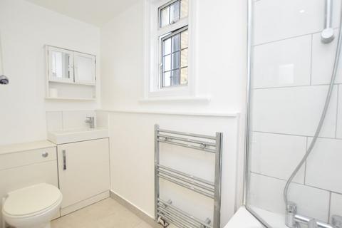 Flat 2, 1 Stanger Road, London, SE25 5JU