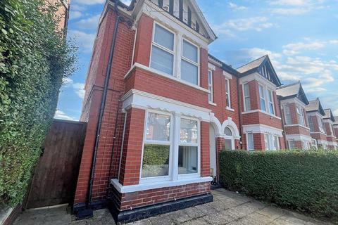 4 bedroom semi-detached house for sale, Central Road, Gloucester GL1