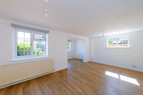 20 Deverell Close, Bradford-on-avon, BA15 1UY