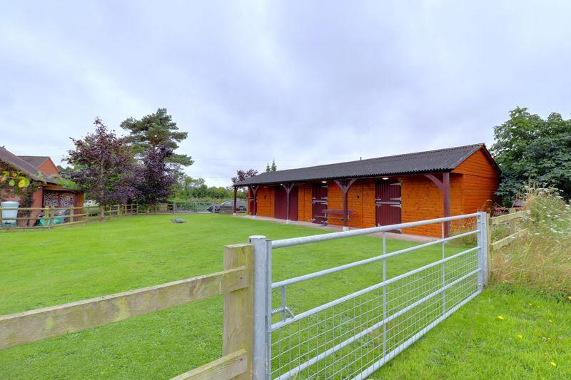 Stable Block/Tack