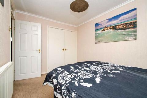 32 Ferndale Close, Burntwood, WS7 4US