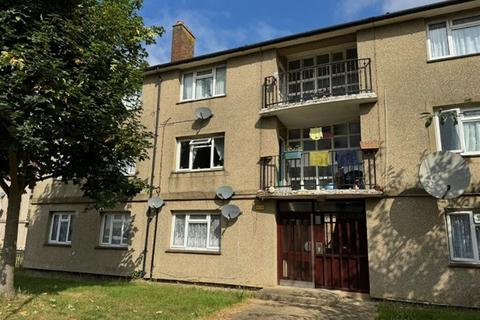 3 bedroom flat for sale, PADNALL COURT, CHADWELL HEATH RM6