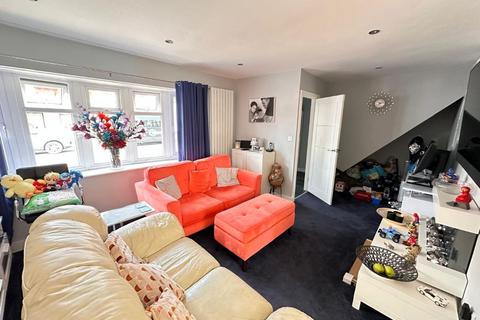 4 bedroom semi-detached house for sale, Florence Road, Canvey Island