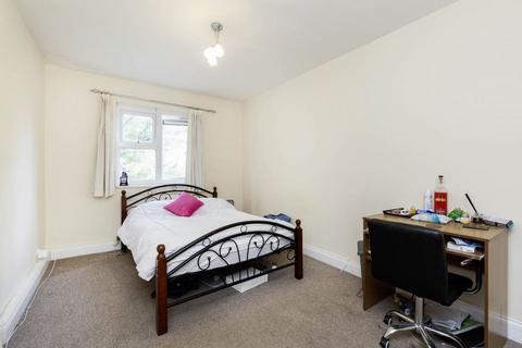 3 bedroom flat to rent, NW1