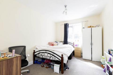 3 bedroom flat to rent, NW1