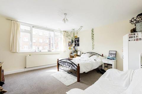 3 bedroom flat to rent, NW1