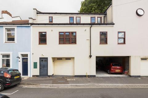 2 bedroom flat for sale, Morley Road, Southville