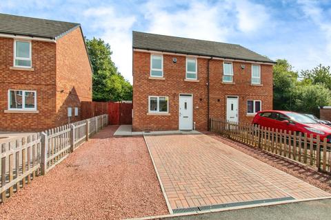 2 bedroom semi-detached house for sale, Fieldhead Crescent, Batley WF17