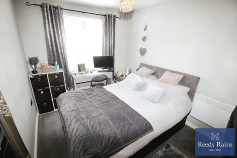 6 New Forest Way, Leeds, LS10 4GH