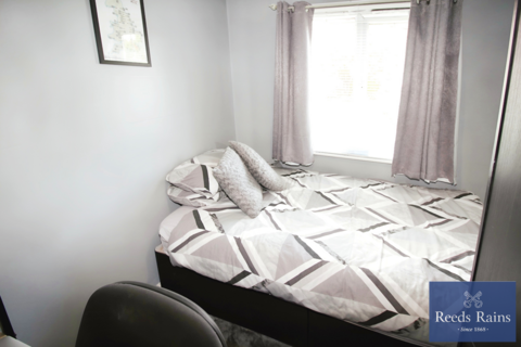 6 New Forest Way, Leeds, LS10 4GH