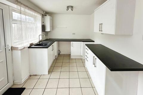 3 bedroom terraced house to rent, Cleveland Close, Swinton M27