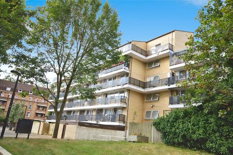 3 bedroom maisonette for sale, Neville Close, London SE15