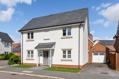 4 bedroom detached house for sale, Terlings Avenue, Harlow CM20