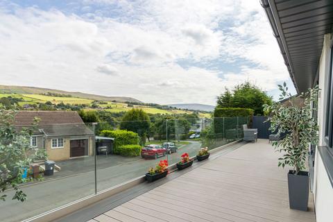 4 bedroom detached house for sale, Dorset Avenue, Diggle, Saddleworth