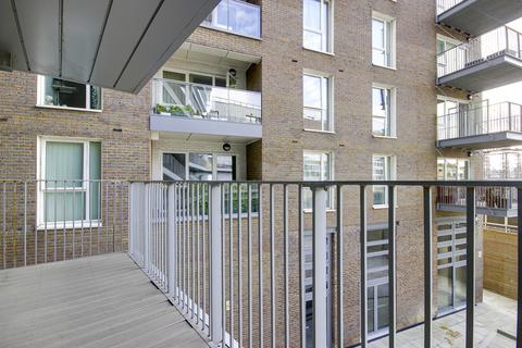 3 bedroom flat for sale, Bowhouse Court, Deptford SE8