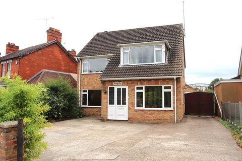 4 bedroom detached house for sale, Fleet Road, Farnborough GU14