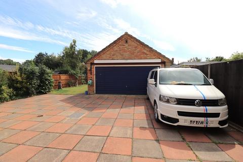 4 bedroom detached house for sale, Fleet Road, Farnborough GU14