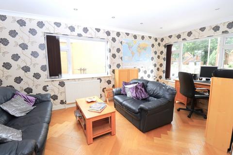 4 bedroom detached house for sale, Fleet Road, Farnborough GU14