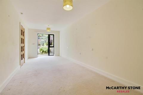 1 bedroom apartment for sale, Mandeville Court, 261 Darkes Lane, Potters Bar