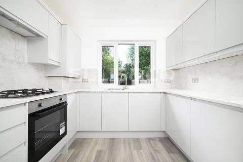 9 Laleham Avenue, London, NW7 3HN
