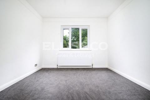 9 Laleham Avenue, London, NW7 3HN
