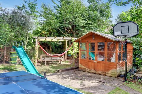 95 Hare Lane, Claygate, Esher, KT10 0QX