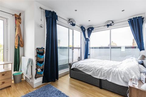 3 bedroom flat for sale, Caldwell Street, London, SW9