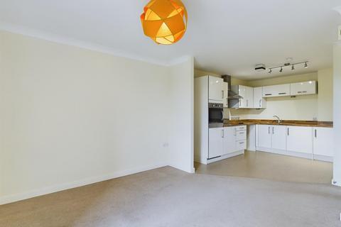 1 bedroom flat for sale, Simone Weil Avenue, Ashford, TN24