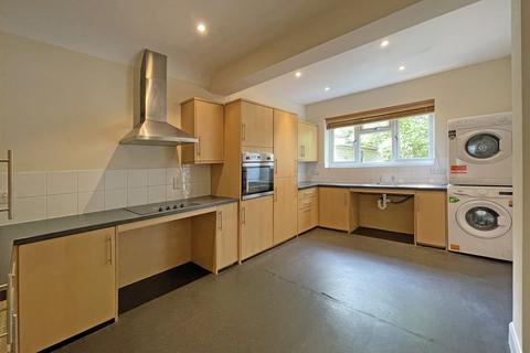 2 bedroom bungalow for sale, Beaufort Way,  Ewell, KT17