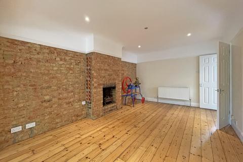 28 Beaufort Way, Epsom, KT17 2PS
