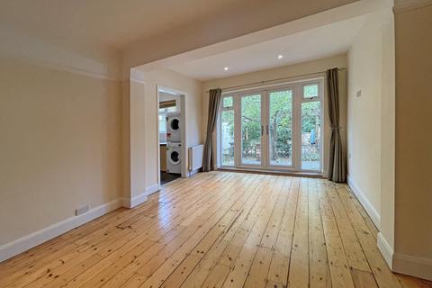 28 Beaufort Way, Epsom, KT17 2PS