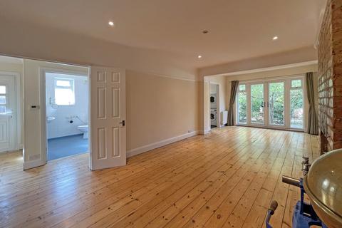 28 Beaufort Way, Epsom, KT17 2PS