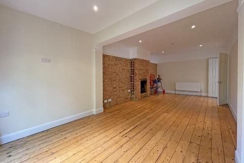 28 Beaufort Way, Epsom, KT17 2PS