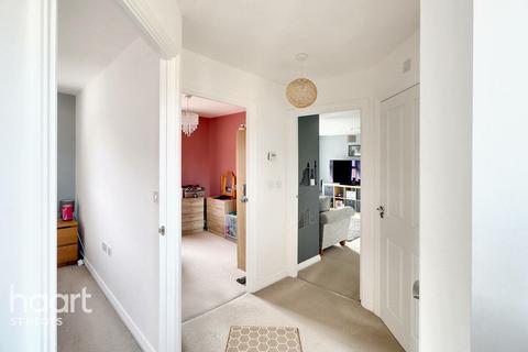 2 bedroom flat for sale, Delphinium Court, St Neots