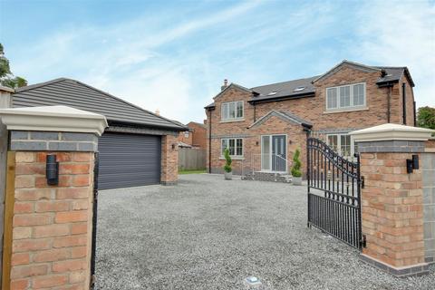 4 bedroom detached house for sale, Pebble Drive, Thornton Dam Lane, Gilberdyke