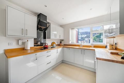 16 Kimber Close, Windsor, SL4 4BJ