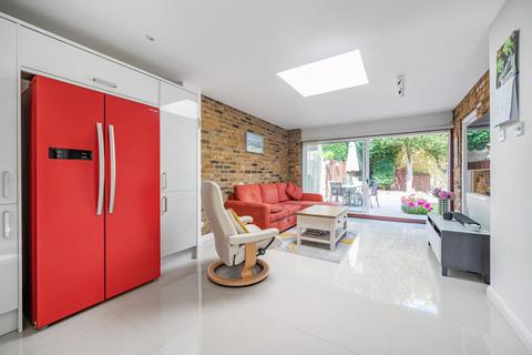 16 Kimber Close, Windsor, SL4 4BJ