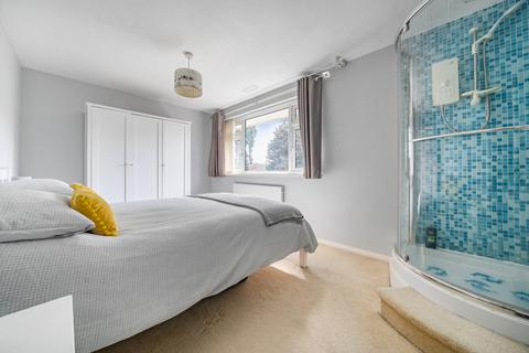 16 Kimber Close, Windsor, SL4 4BJ
