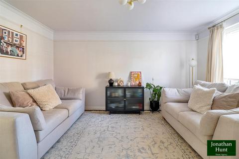 27 Aldridge Way, Buntingford, SG9 9FX