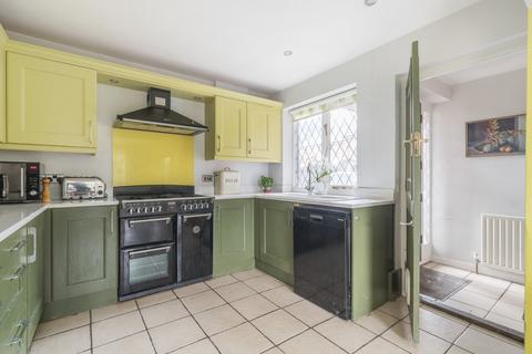 4 bedroom detached house for sale, Ellerton Way, Wrecclesham, Farnham, Surrey, GU10