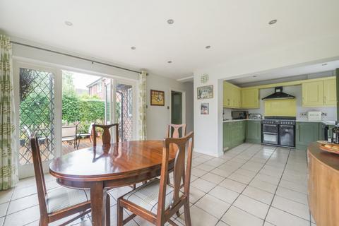 4 bedroom detached house for sale, Ellerton Way, Wrecclesham, Farnham, Surrey, GU10