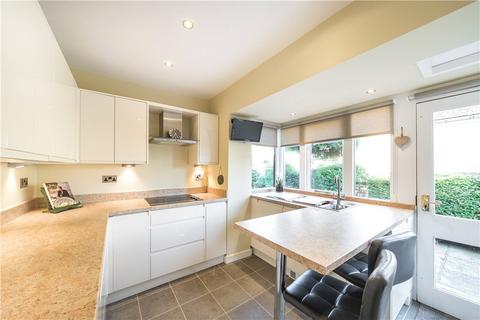 10 Garth Avenue, Collingham, Wetherby, LS22 5BJ