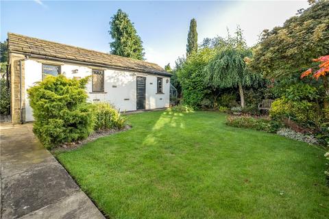 10 Garth Avenue, Collingham, Wetherby, LS22 5BJ