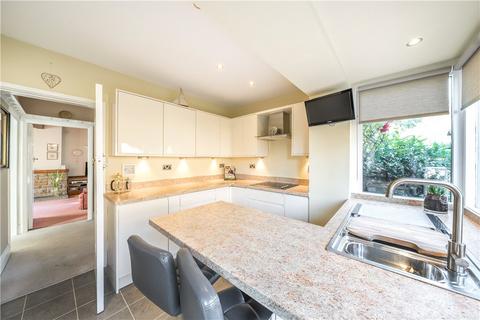 10 Garth Avenue, Collingham, Wetherby, LS22 5BJ