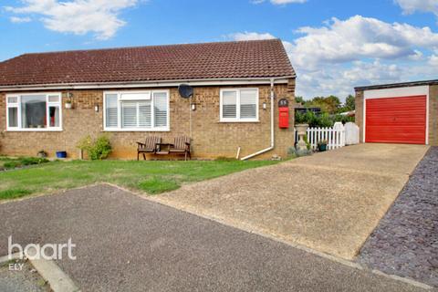 2 bedroom semi-detached bungalow for sale, Camping Close, Haddenham